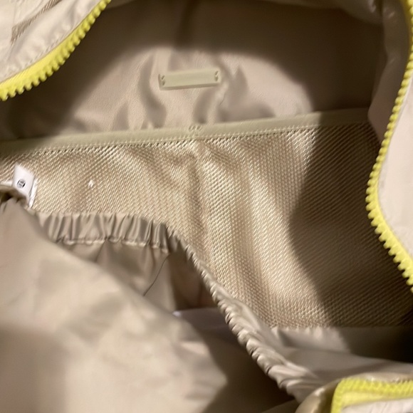 Lululemon Dew Green everyday backpack 2.0L - Picture 2 of 3